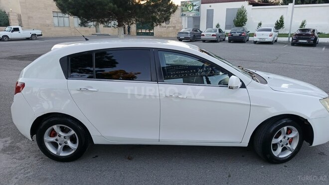 Geely Emgrand EC7-4