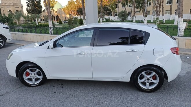 Geely Emgrand EC7-5