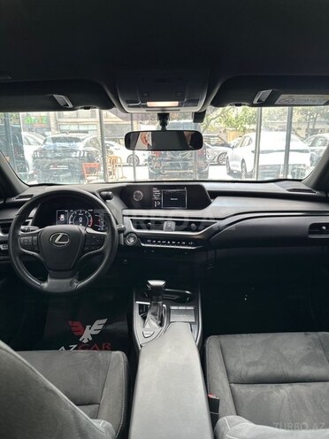 Lexus UX 200-12