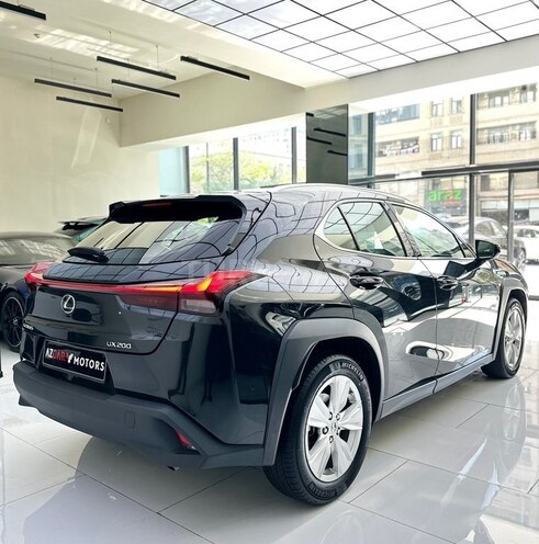 Lexus UX 200-7