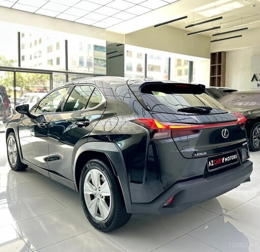 Lexus UX 200-8