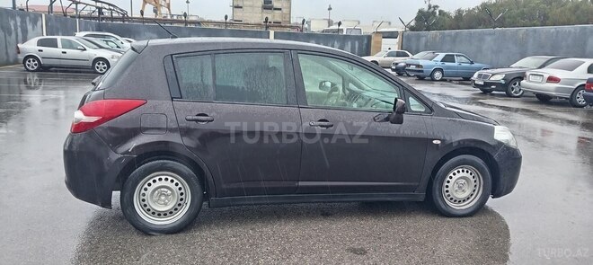 Nissan Tiida-2
