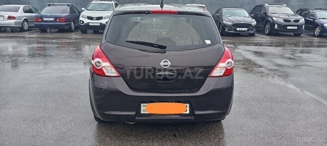 Nissan Tiida-4