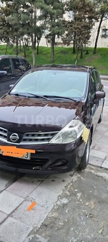 Nissan Tiida-6