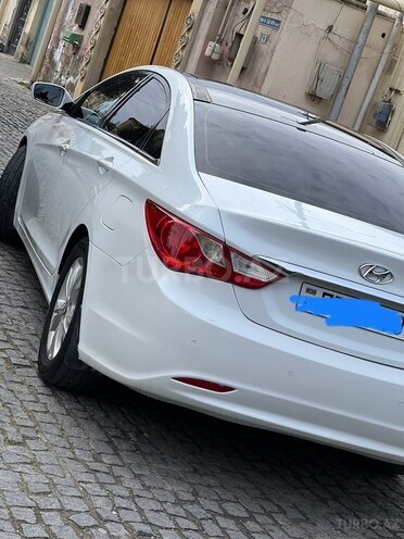 Hyundai Sonata-4