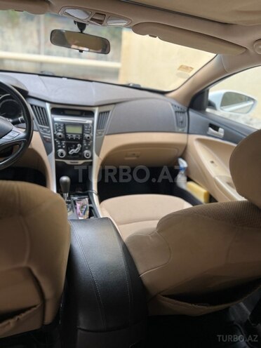 Hyundai Sonata-10
