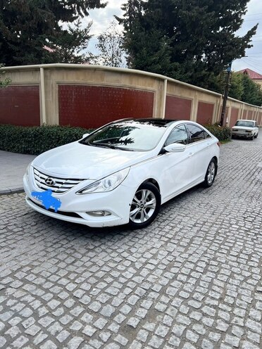 Hyundai Sonata-1