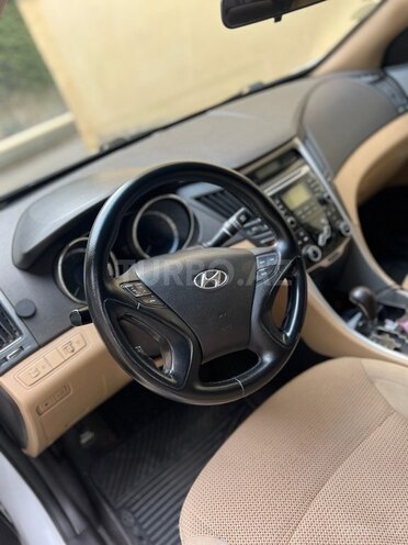 Hyundai Sonata-9