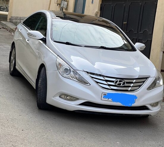 Hyundai Sonata-5