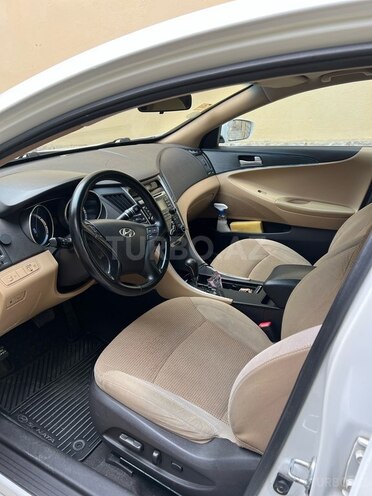 Hyundai Sonata-8