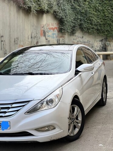 Hyundai Sonata-6