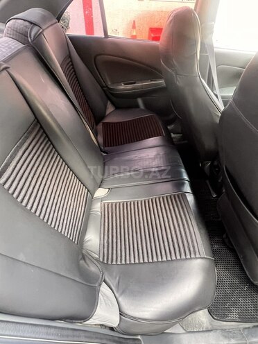 Nissan Sunny-6