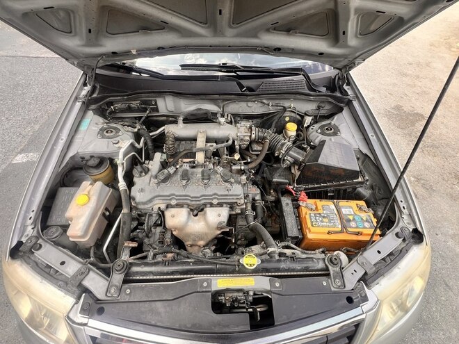 Nissan Sunny-7
