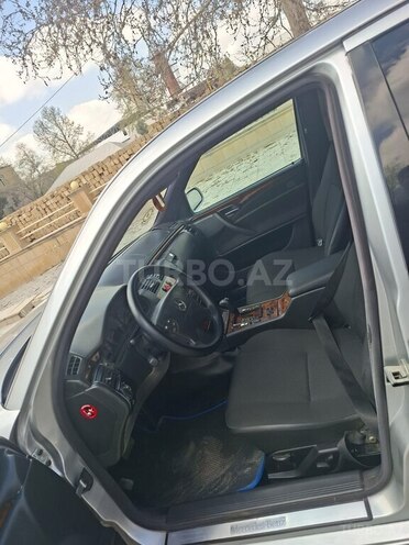 Mercedes E 240-8