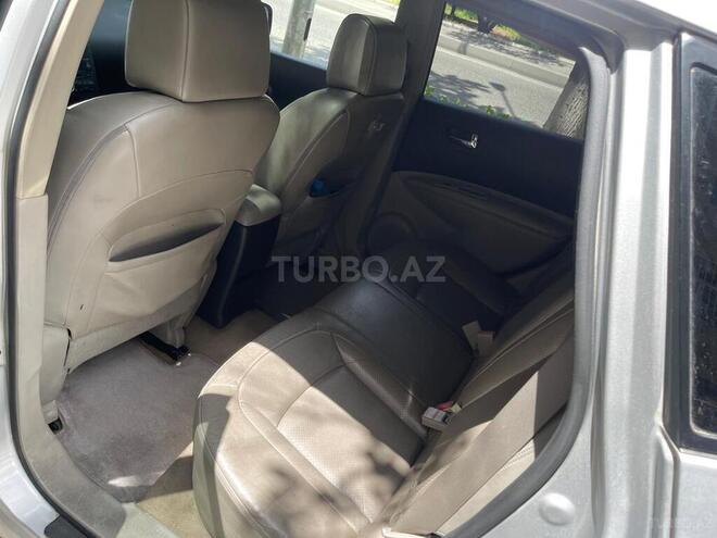 Nissan Rogue-7