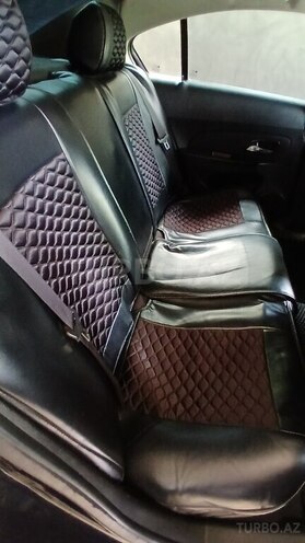 Chevrolet Cruze-12