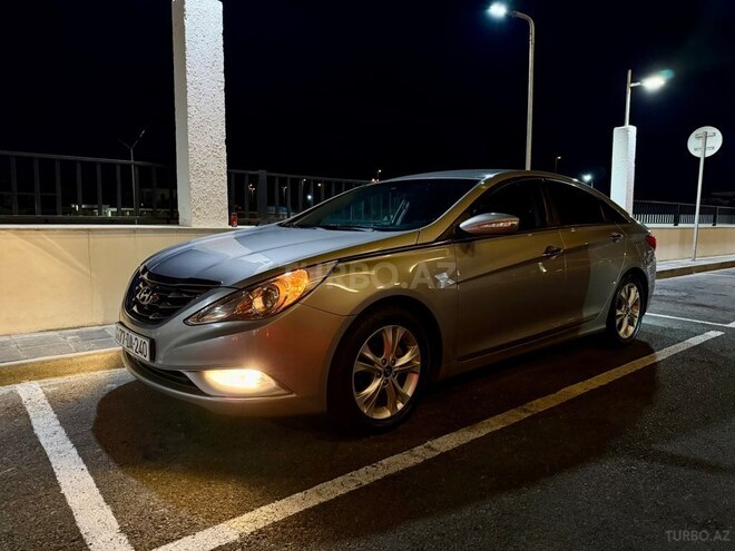 Hyundai Sonata-5