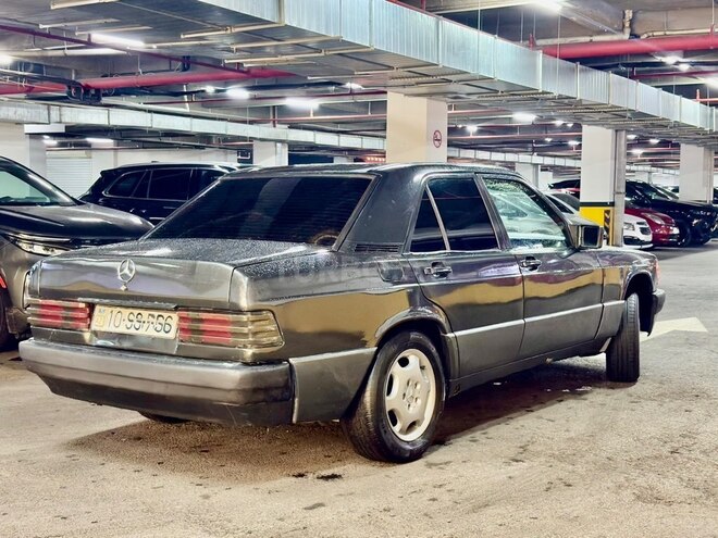 Mercedes 190-2