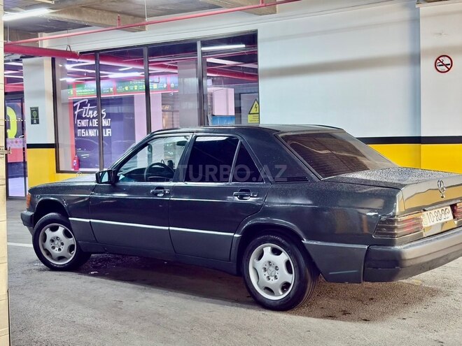 Mercedes 190-4