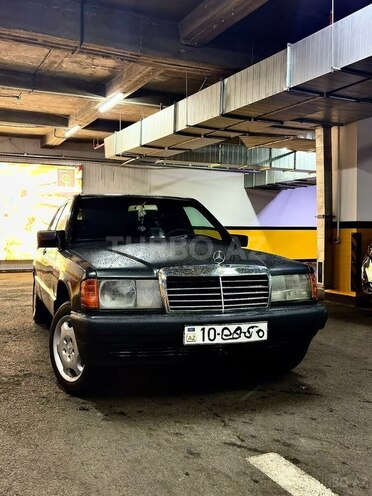 Mercedes 190-1