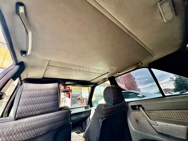 Mercedes 190-8