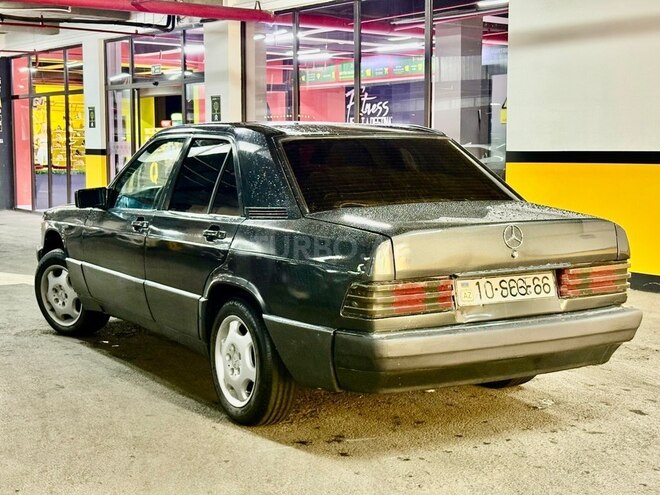 Mercedes 190-5