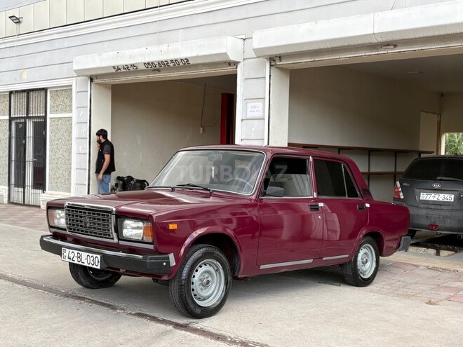 LADA (VAZ) 2107-2