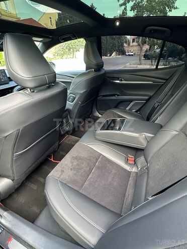 Toyota Camry-7