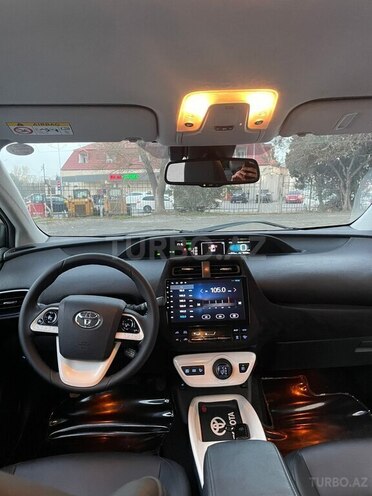 Toyota Prius-3
