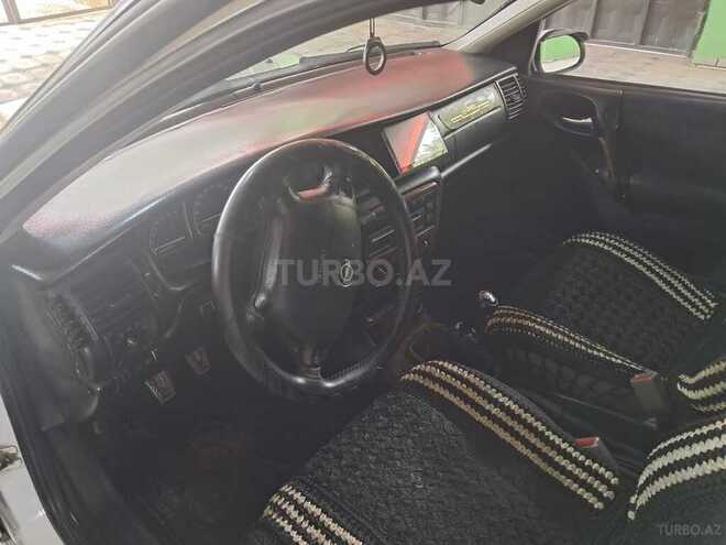 Opel Vectra-8