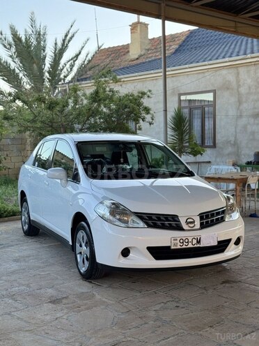 Nissan Tiida-1