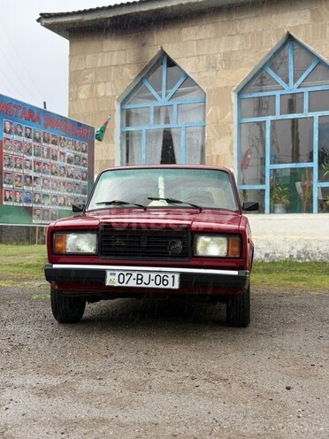 LADA (VAZ) 2107-1