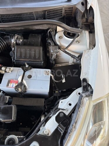 Nissan Tiida-17
