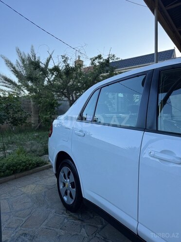 Nissan Tiida-8