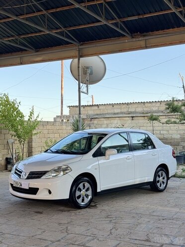 Nissan Tiida-3