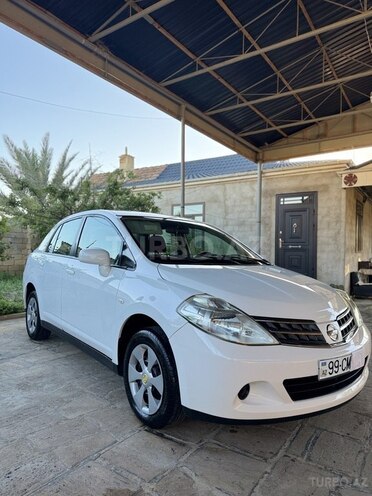 Nissan Tiida-4