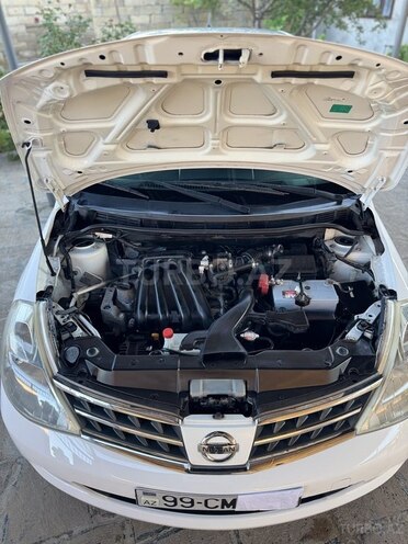 Nissan Tiida-16