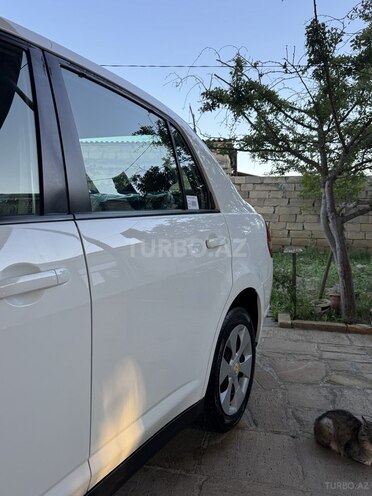 Nissan Tiida-7