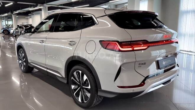 BYD Song Plus EV-4