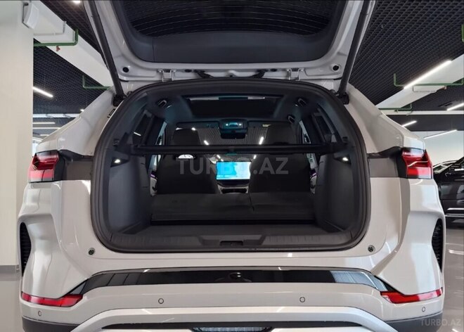 BYD Song Plus EV-12