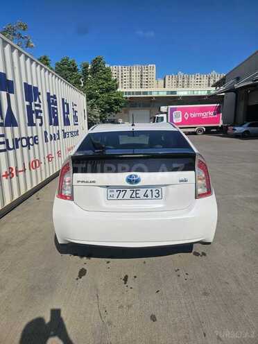Toyota Prius-2