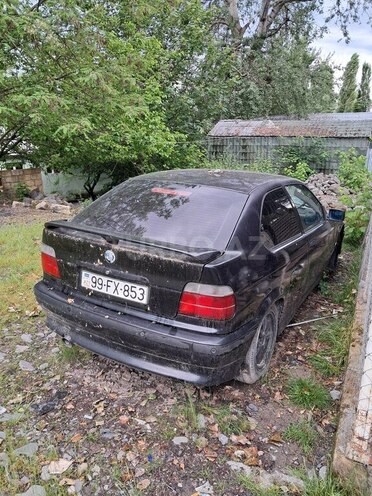 BMW 318-3
