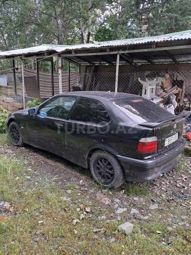 BMW 318-4