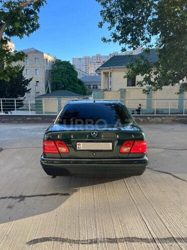 Mercedes E 200-6