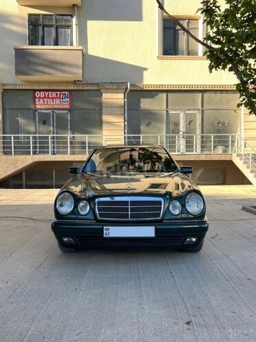 Mercedes E 200-2