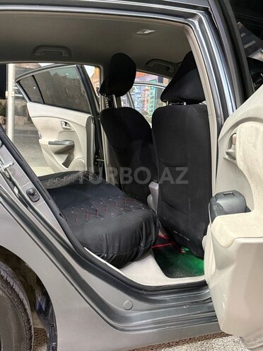 Honda Insight-12
