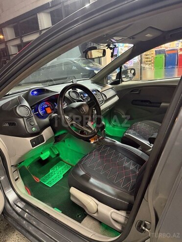 Honda Insight-4