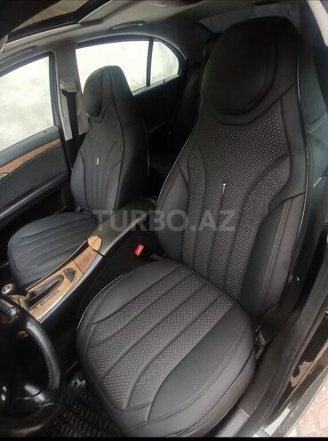Mercedes E 220-10