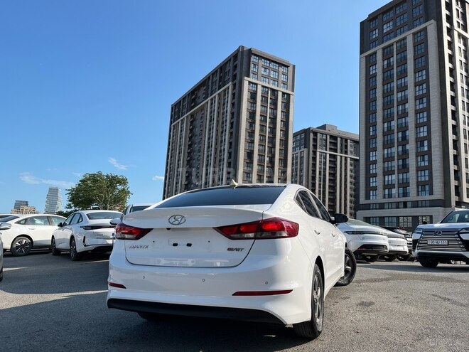 Hyundai Avante-2