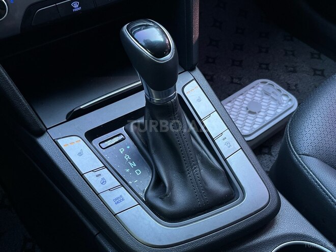 Hyundai Avante-9